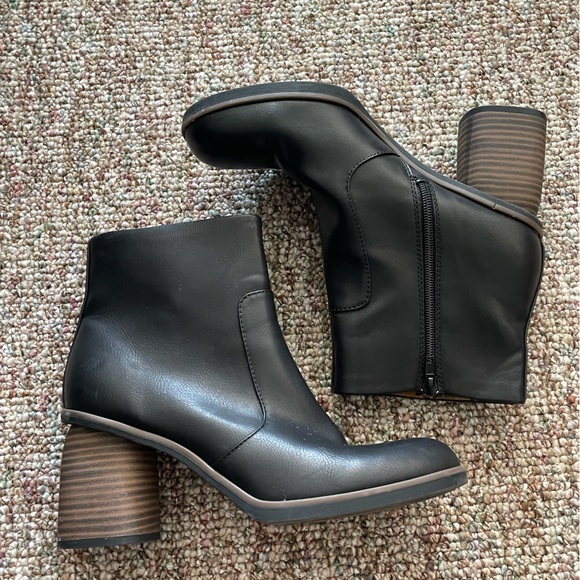 Shoes - Black ankle boots